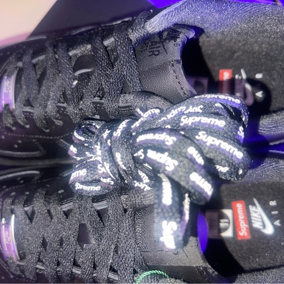 Brand New Supreme Nike AF1’s - Picture 3 of 4